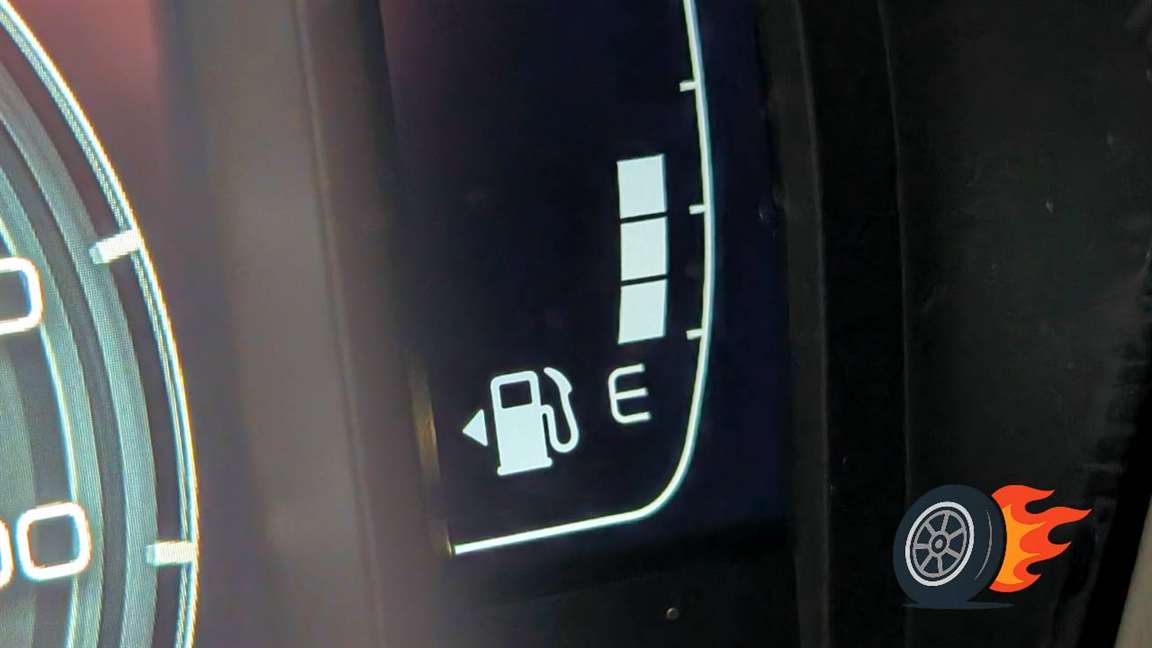 benzin prazdna nadrz auto