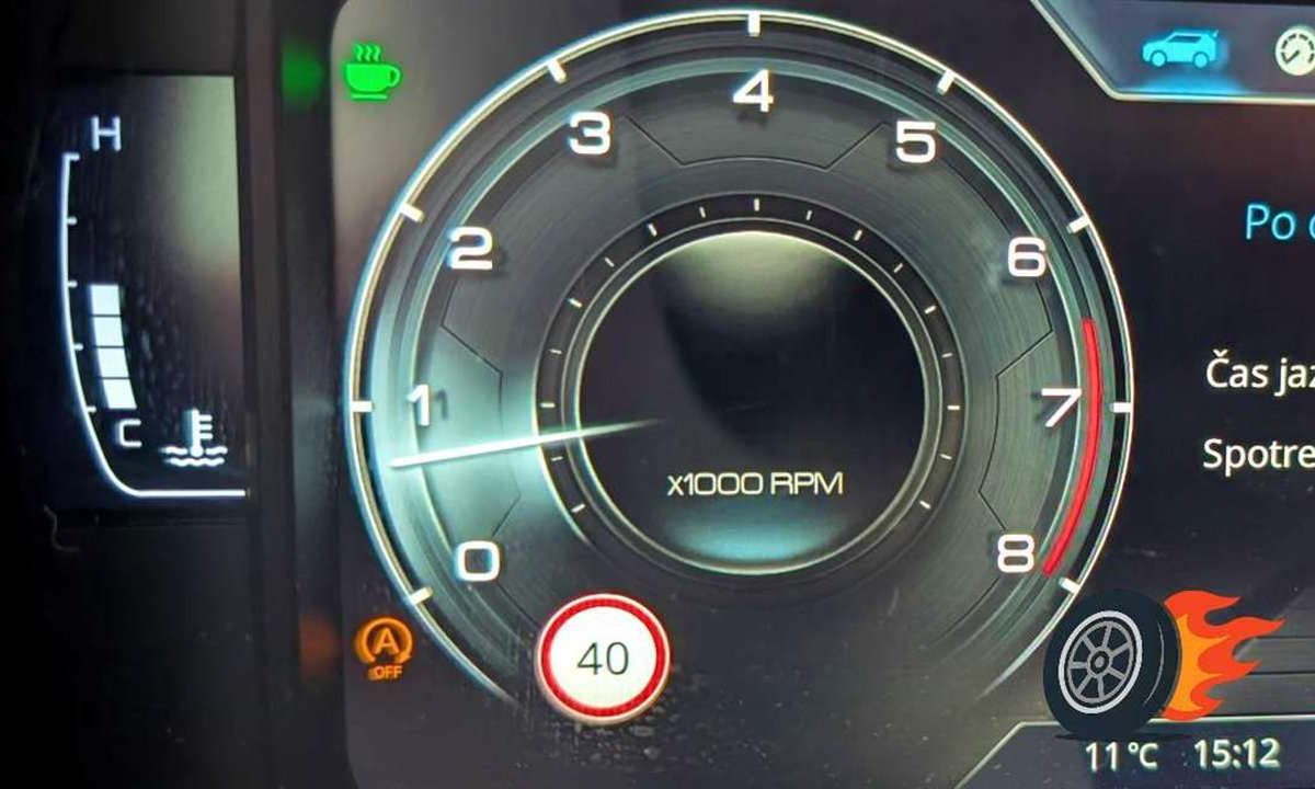 otacky motora teplota motora