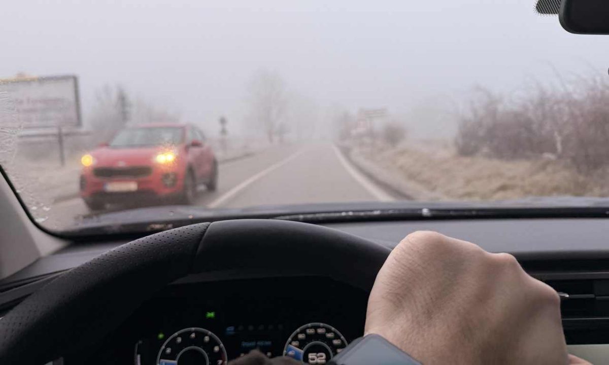 soferovanie auta v zakrute