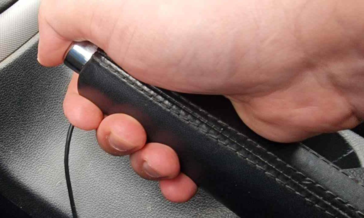 uvolnenie rucnej brzdy_1