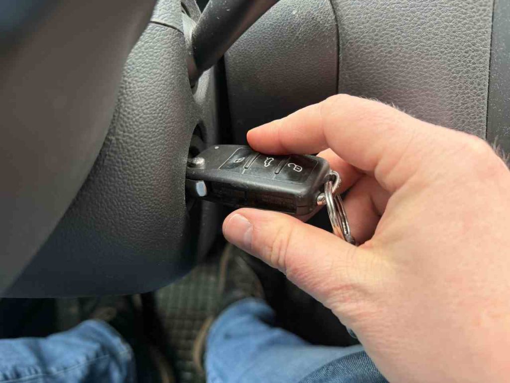 startovanie auta kluc