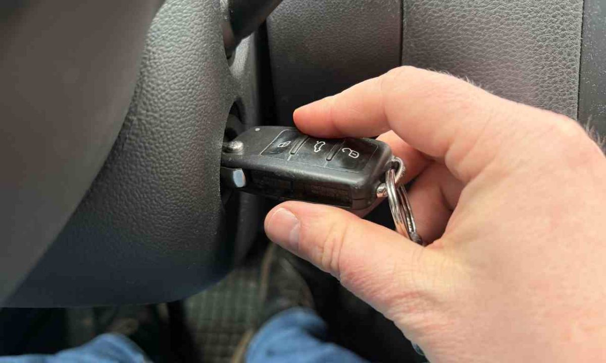 startovanie auta kluc