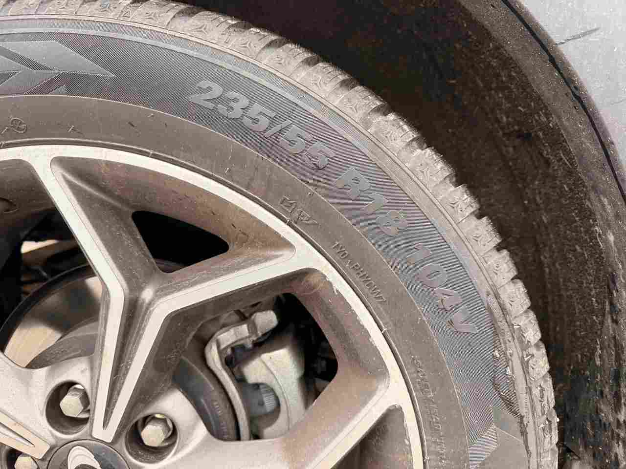 udaje na bocnici pneumatiky