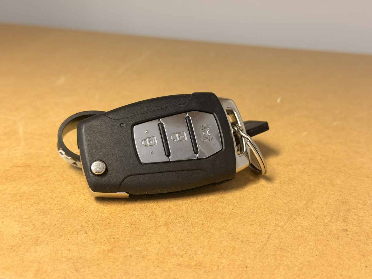 auto bezklucovy system odomkykania_1