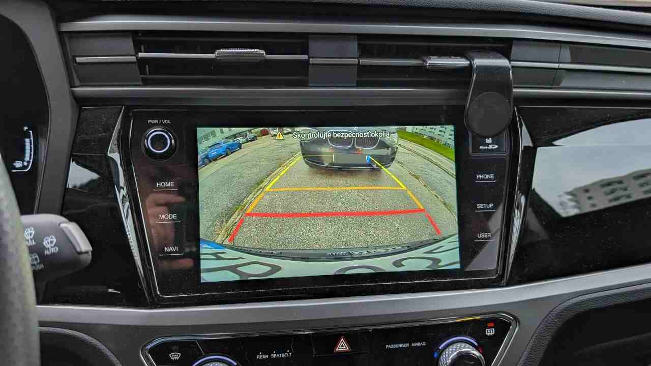 cuvanie spatna kamera auta_1