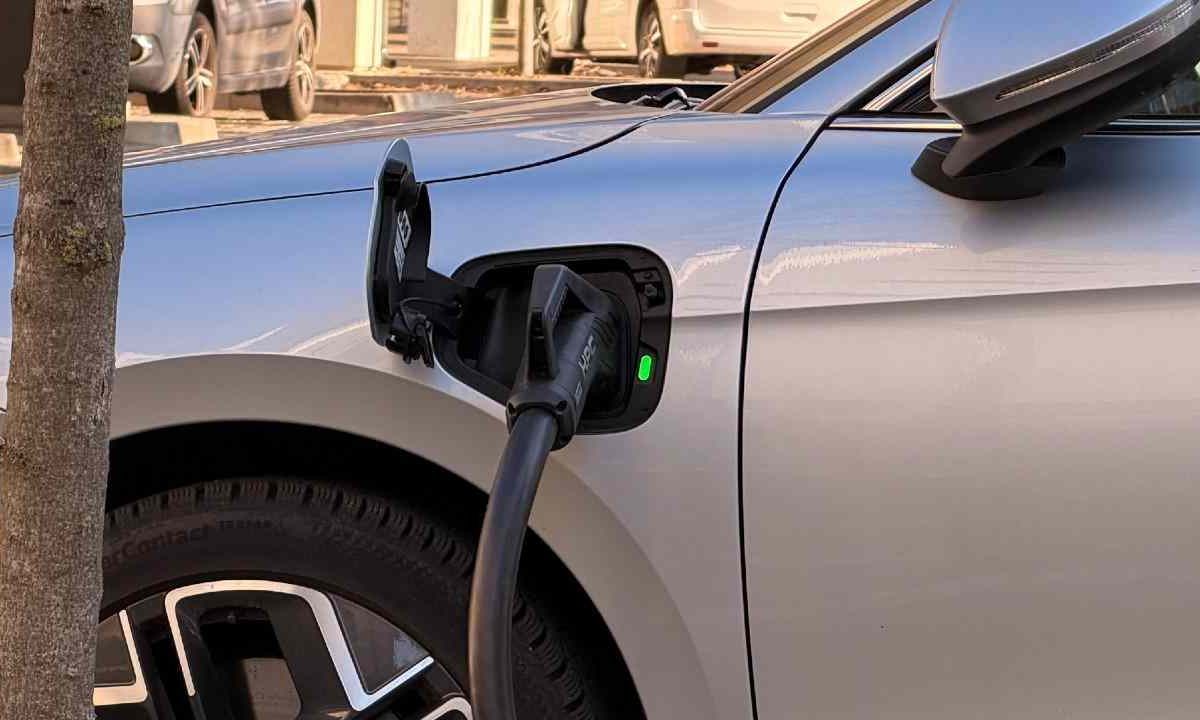 nabijanie auta elektromobil_1.jpg