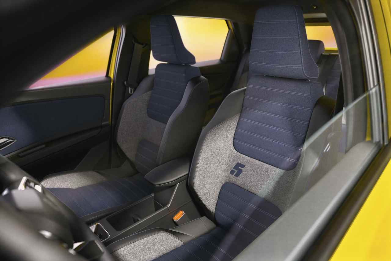 Renault-5-E-Tech-electric-interier