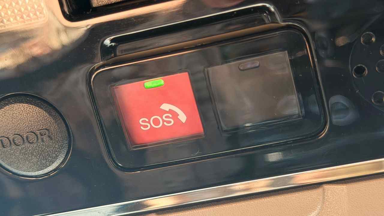 SOS tlacidlo auto eCall_2.jpg