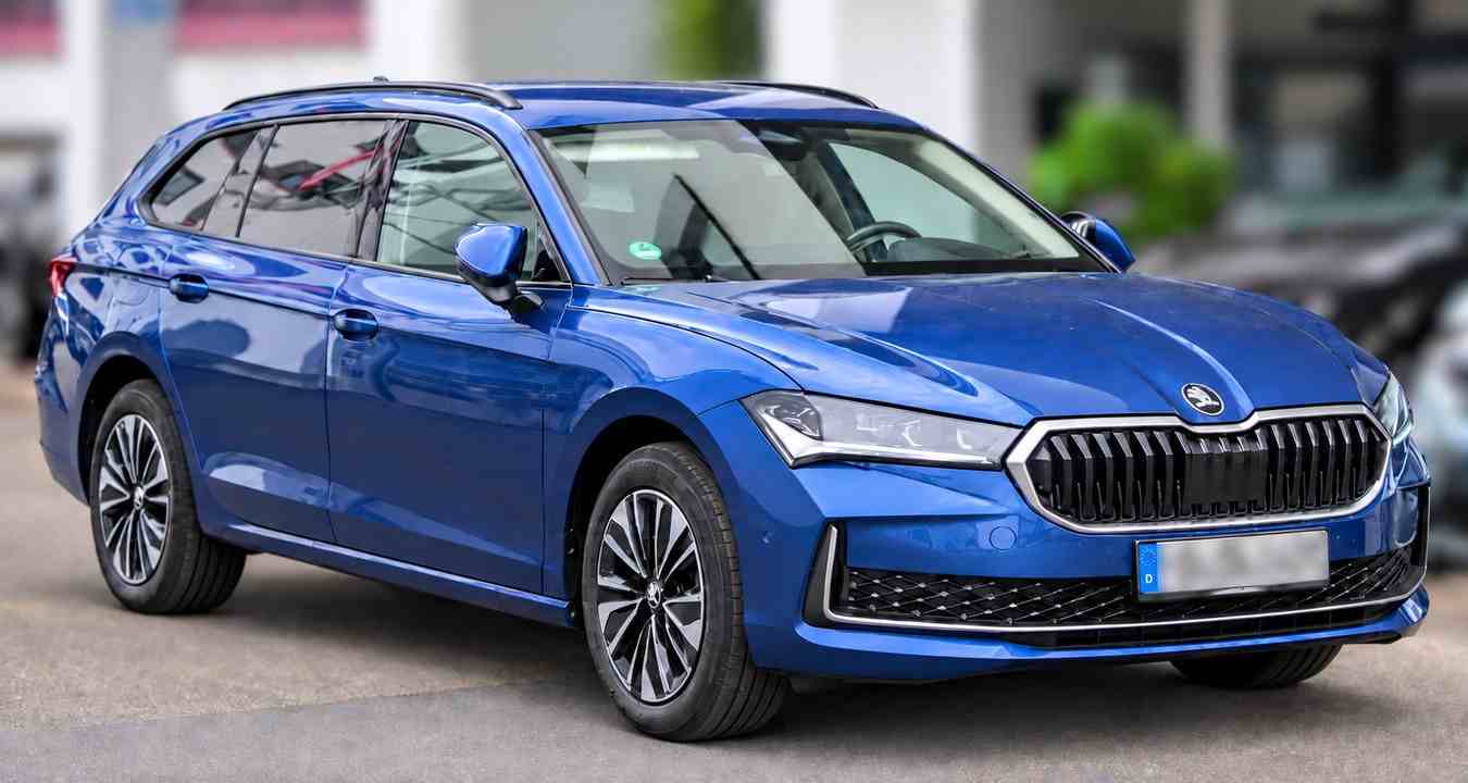 Škoda Superb Combi iV: ADAC zmeral reálny elektrický dojazd aj spotrebu po vybití batérie